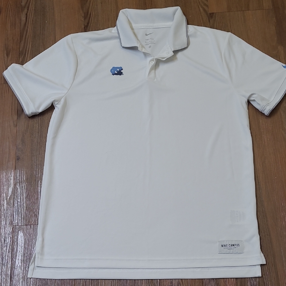 Nike White Polo Shirt used good condition zise m. for men.